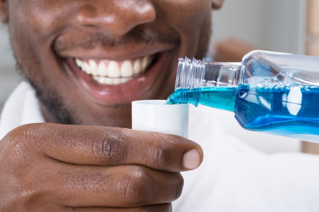 How to use mouthwash for dental care